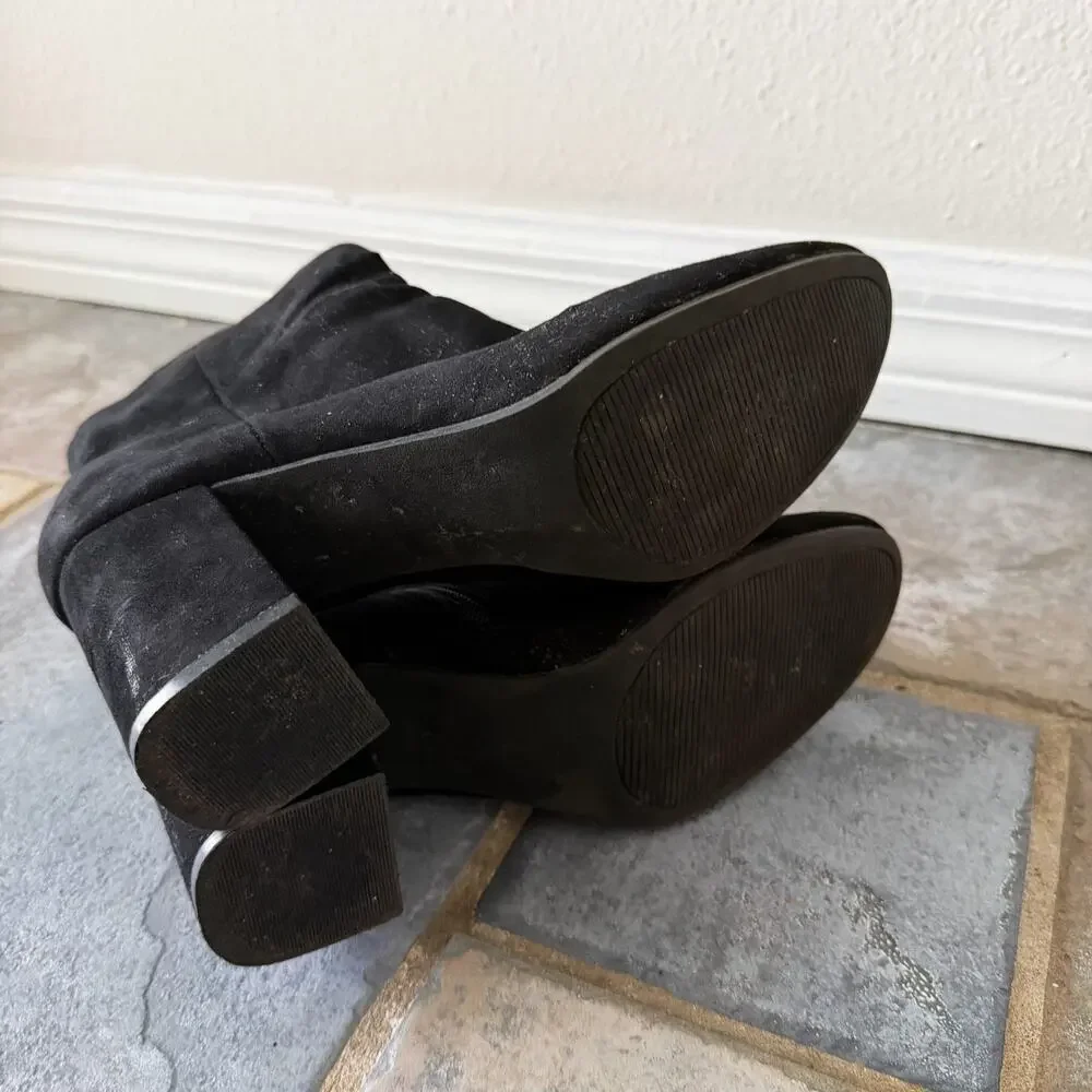 Quipid Black Faux Suede Ankle Booties Block Heel Women’s Size 8